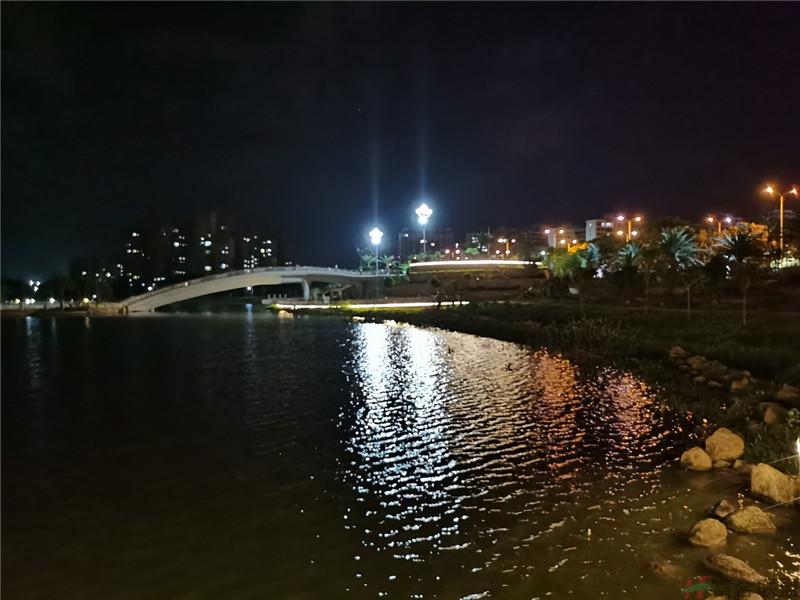 周边配套实景3 